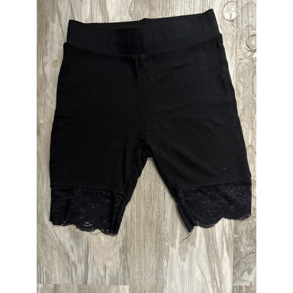 Naked Wardrobe - Picture 4 of 4